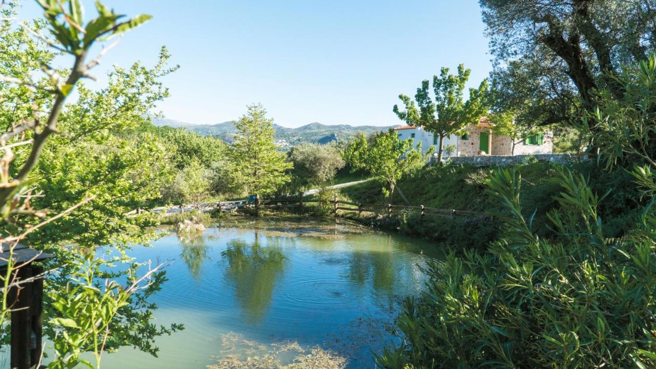 Villa Elia Lambiní エクステリア 写真